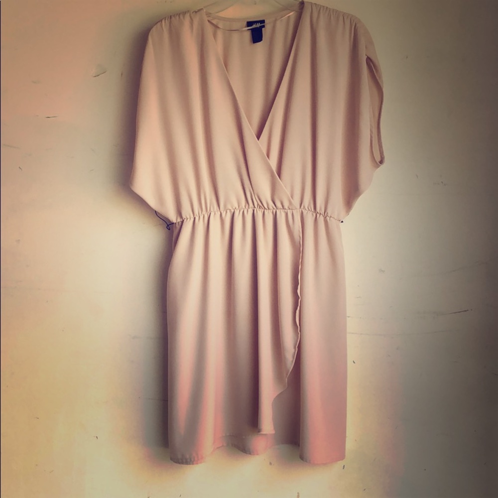 H & M light pink dress